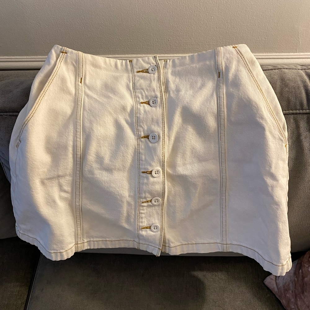 Aritizia white jean skirt